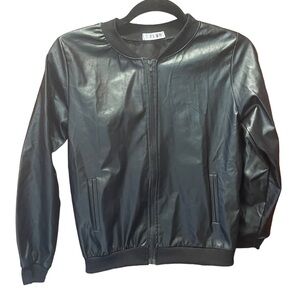 Black‎ vegan leather lightweight woman’s jacket, full zip front, size small